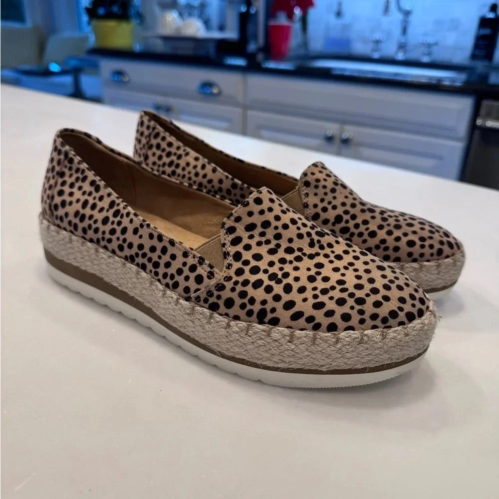 NEW! Dr Scholl’s Slip On Women’s shoes. Animal Print Woven, Flats Size 8.5 M